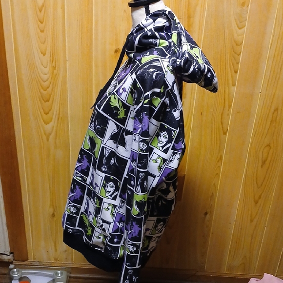 Disney Villains Black and Purple Hoodie Size Medium - Picture 3 of 6